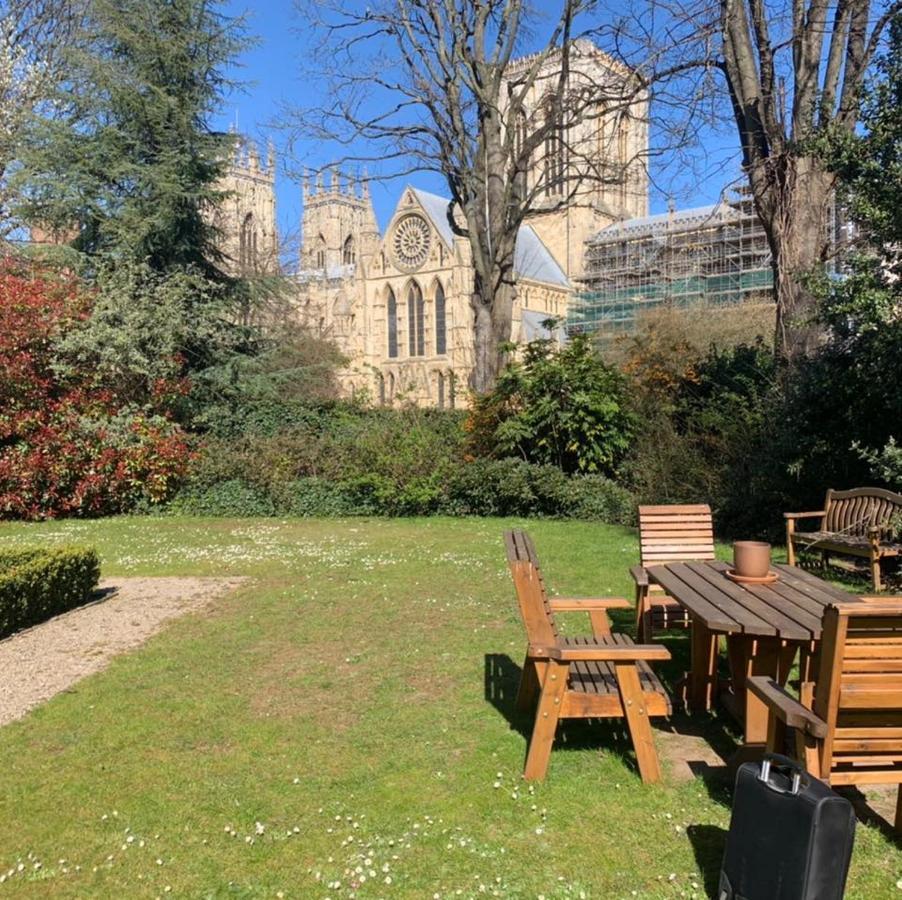 Minster View Apartment At Talbot Court, York Esterno foto