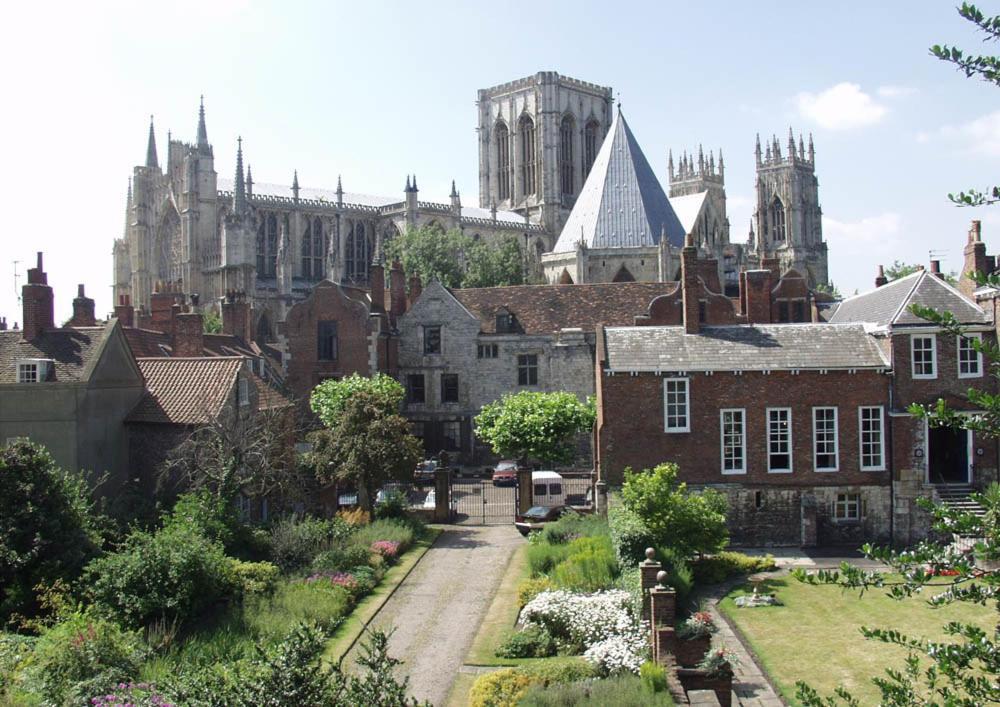 Minster View Apartment At Talbot Court, York Esterno foto